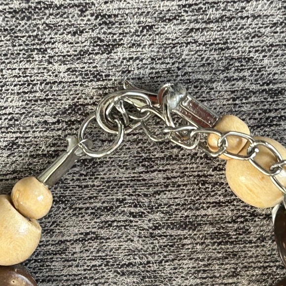 Necklace Brown Bead w/ Square Pendant - Picture 4 of 8